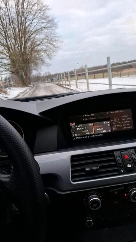 Gebraucht BMW 525 218 PS (160 kW) 2008 Grau Kombi