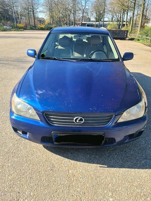 Gebraucht Lexus IS200 155 PS (114 kW) 2000 Blau Limousine