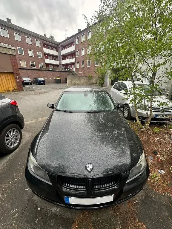 Używany BMW 320 170 KM (125 kW) 2007 Czarny Sedan/Limuzyna