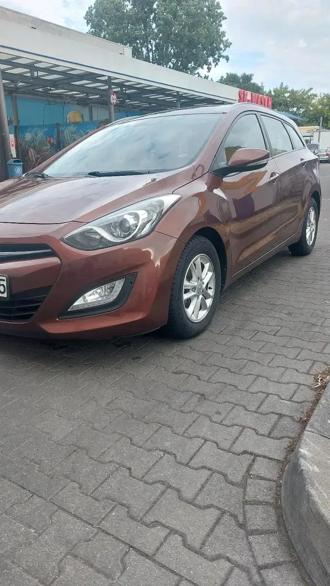 Gebraucht Hyundai i30 90 PS (66 kW) 2012 Braun Kombi