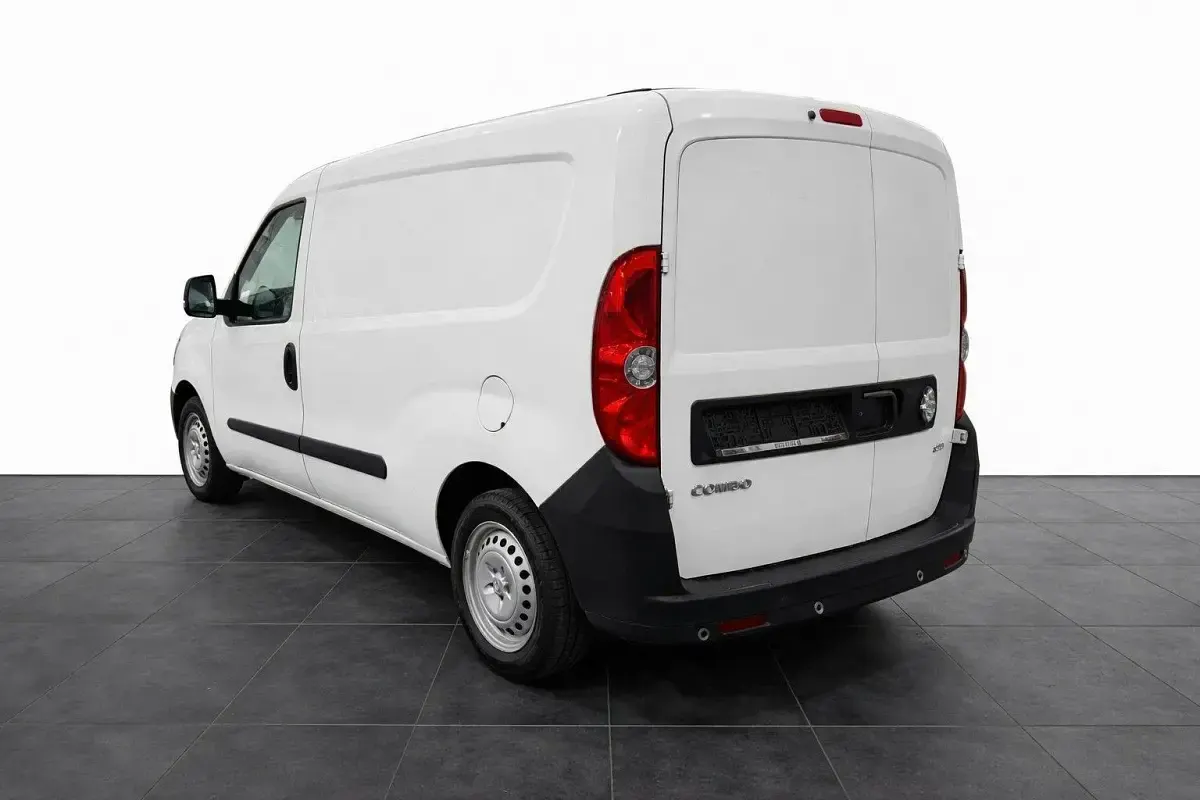 Gebraucht Opel Combo 90 PS (66 kW) 2018 Weiß Van / Kleinbus