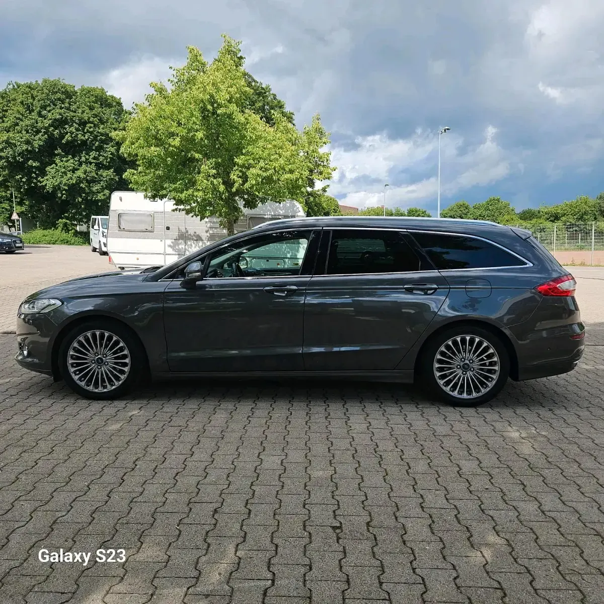 Gebraucht Ford Mondeo 180 PS (132 kW) 2015 Grau Kombi