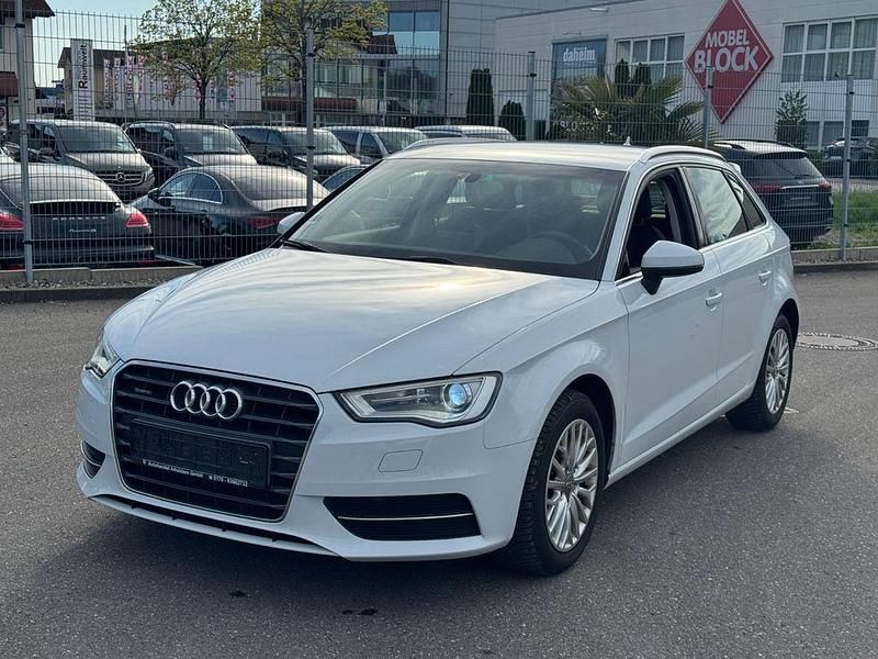 Używany Audi A3 Ambiente 150 KM (110 kW) 2014 Biały Sedan/Limuzyna
