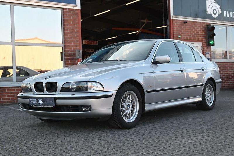 Second-hand BMW 528 193 CP (141 kW) 1999 Argintiu Berlinǎ