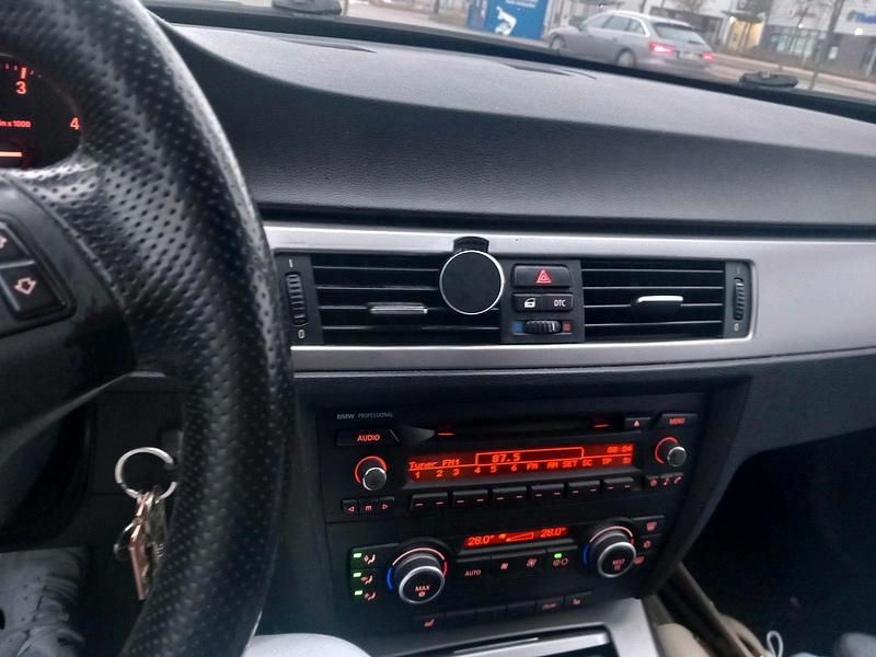 Gebraucht BMW 320 2007 Schwarz Kombi