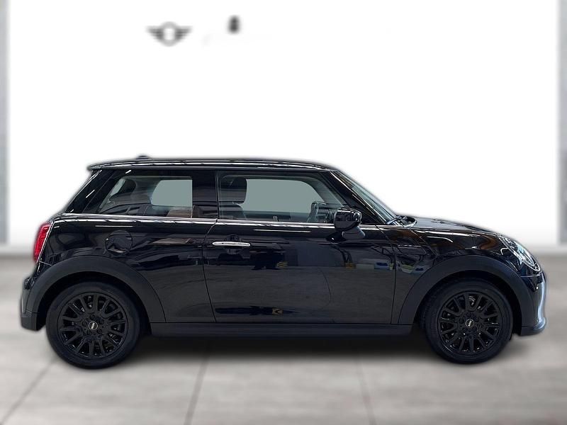 Gebraucht Mini ONE Hatch 102 PS (75 kW) 2022 Schwarz metallic Kleinwagen