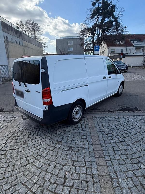 Usado Mercedes Vito 114 HP (83 kW) 2016 Branco Van