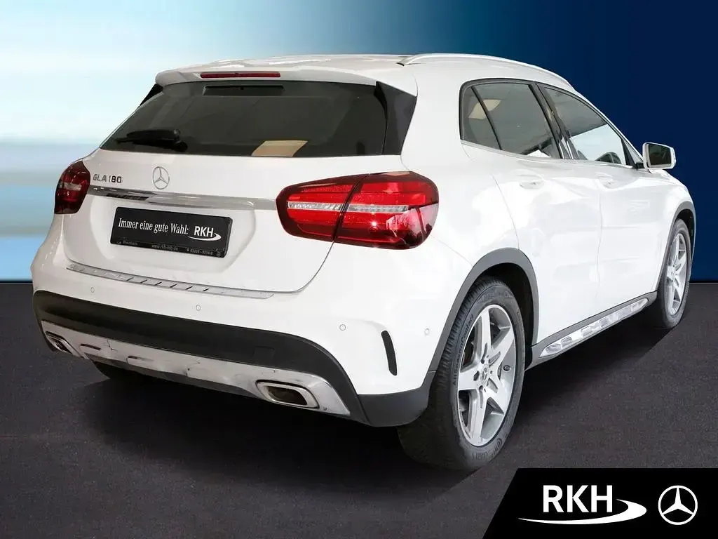 Gebraucht Mercedes GLA180 AMG line 122 PS (89 kW) 2019 Weiß SUV