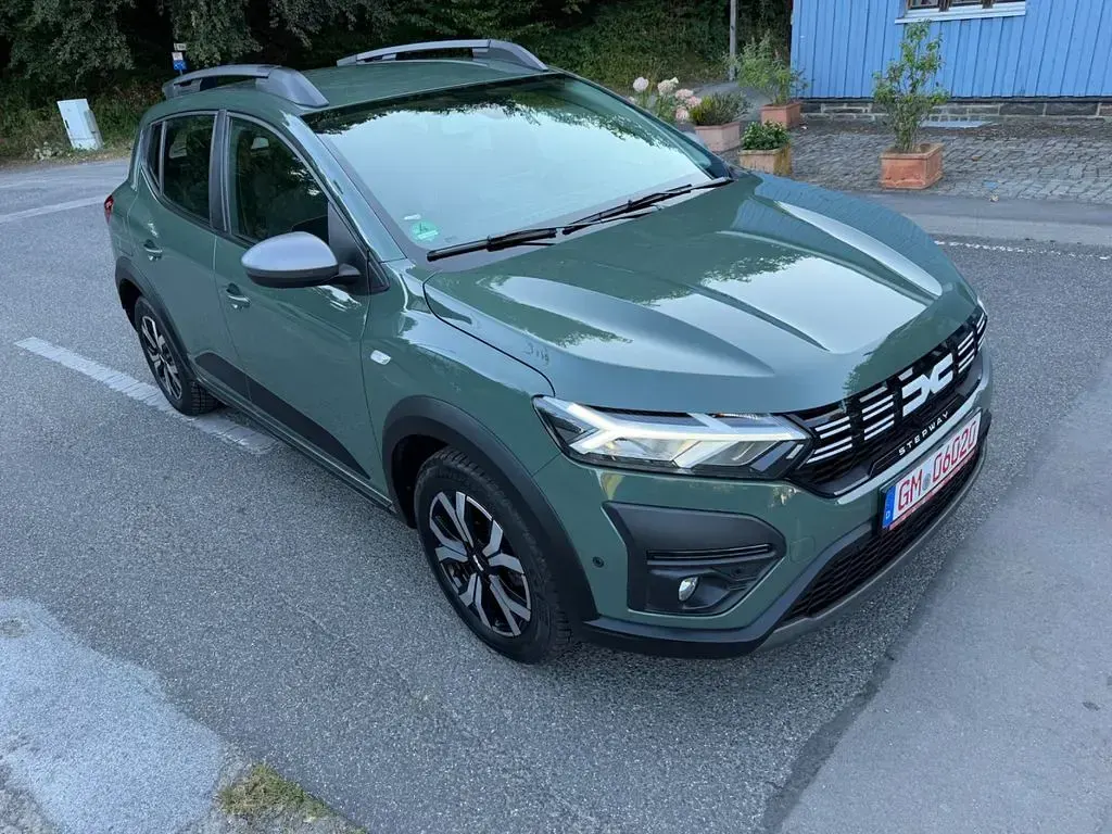 Gebraucht Dacia Sandero Stepway 91 PS (66 kW) 2024 Grau SUV