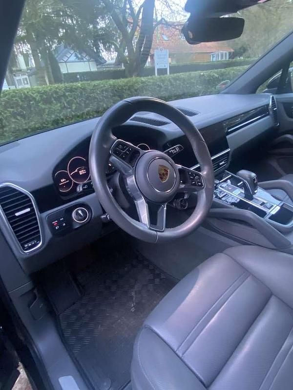 Gebraucht 2021 Porsche Cayenne SUV | 80.000 € (Teuer) - Bild 1/4
