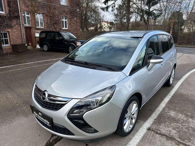 Silber Gebraucht 2016 Opel Zafira Tourer Edition Van / Kleinbus | 13.999 € (Teuer) - Bild 1/3