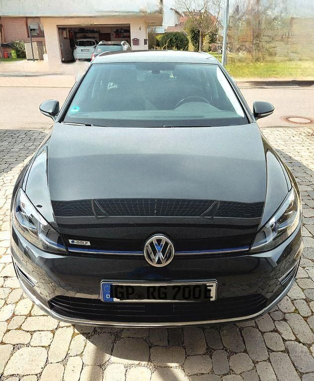Gebraucht VW e-Golf 100 kW (136 PS) 2020 Grau Kleinwagen