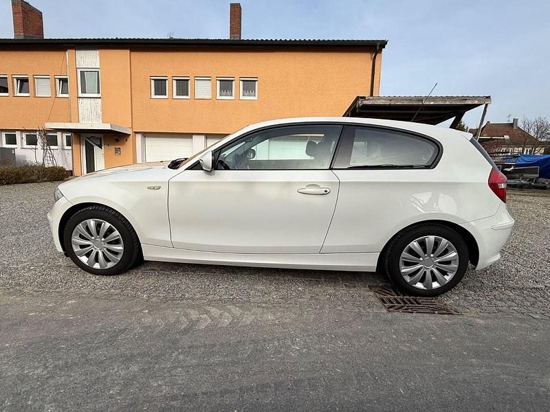 Gebraucht BMW 116 122 PS (89 kW) 2013 Weiß Kleinwagen