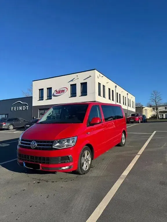 Gebraucht VW Multivan 203 PS (149 kW) 2017 Rot Van / Kleinbus