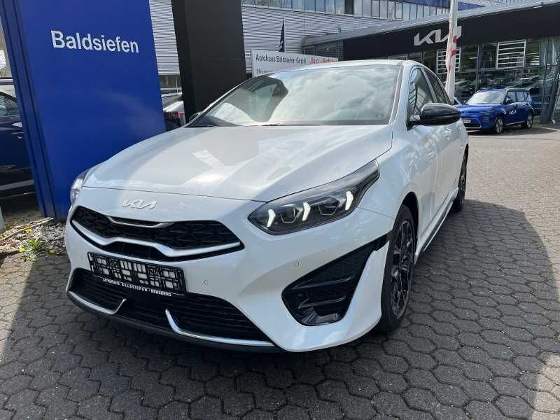 Weiß Neu 2025 Kia Ceed GT-Line Limousine | 29.470 € (Guter Preis) - Bild 1/4