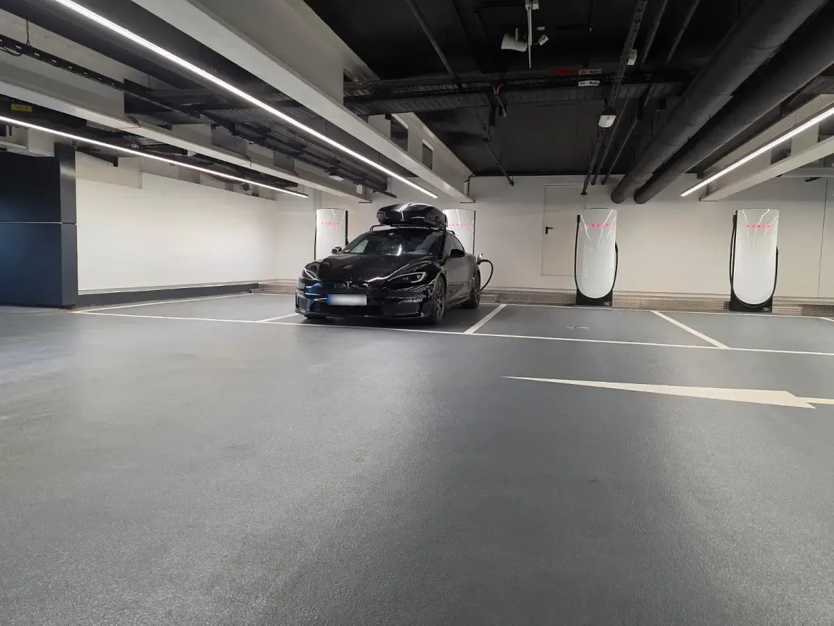 Gebraucht Tesla Model S Plaid 750 kW (1020 PS) 2023 Schwarz Kleinwagen