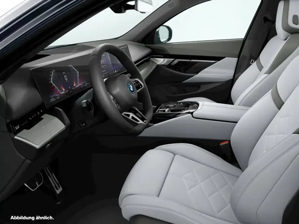 Gebraucht BMW 550e 489 PS (359 kW) 2025 Schwarz Kombi