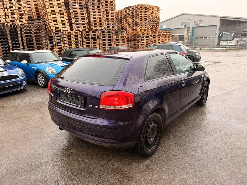 Gebraucht Audi A3 Ambiente 116 PS (85 kW) 2004 Violet Kleinwagen