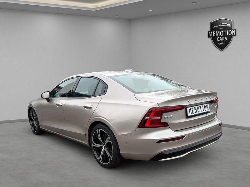 Gebraucht Volvo S60 250 PS (183 kW) 2023 Gold Limousine