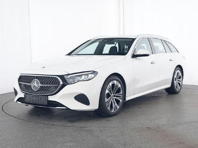 Weiss / polarweiß Gebraucht 2024 Mercedes E220 Advanced Kombi | 43.156 € (Superpreis) - Bild 1/4