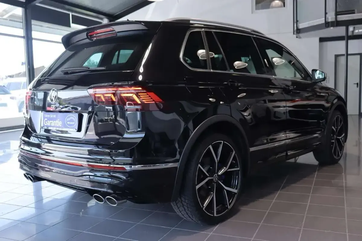 Gebraucht VW Tiguan R 320 PS (235 kW) 2021 Schwarz SUV