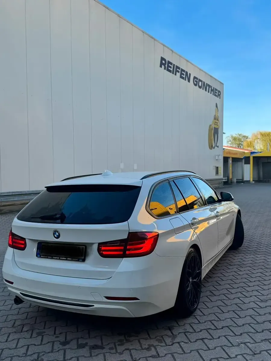 Gebraucht BMW 318 Sport Line 143 PS (105 kW) 2013 Weiß Kombi