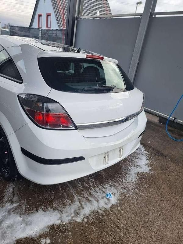 Gebraucht Opel Astra Selection 90 PS (66 kW) 2009 Weiß Kleinwagen