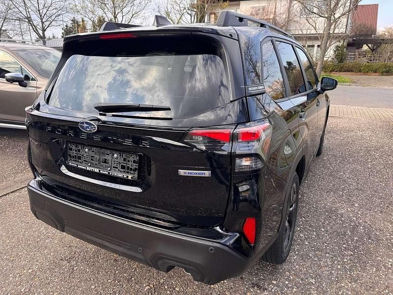 Neu Subaru Forester Active 136 PS (100 kW) 2025 Crystal black SUV