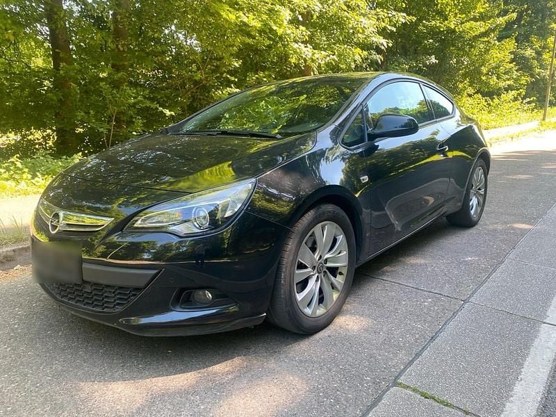 Gebraucht Opel Astra GTC 140 PS (102 kW) 2012 Schwarz Coupé