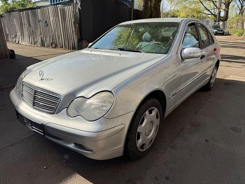 Gebraucht Mercedes C180 143 PS (105 kW) 2003 Silber Limousine
