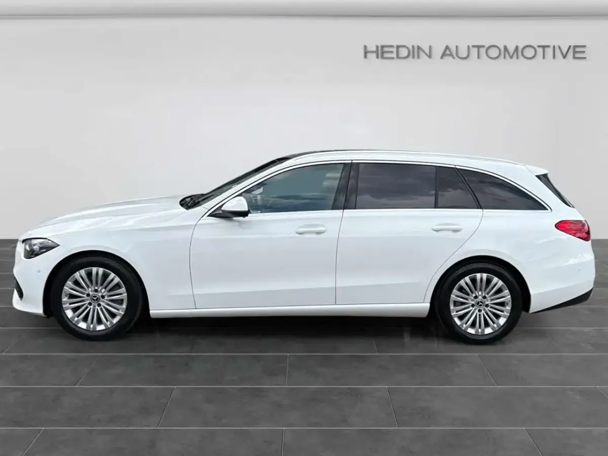 Gebraucht Mercedes C220 Avantgarde 197 PS (144 kW) 2025 Weiß Kombi