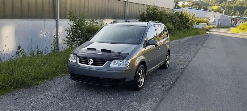 Gebraucht 2005 VW Touran Van / Kleinbus | 2.700 € (Etwas zu teuer) - Bild 1/4