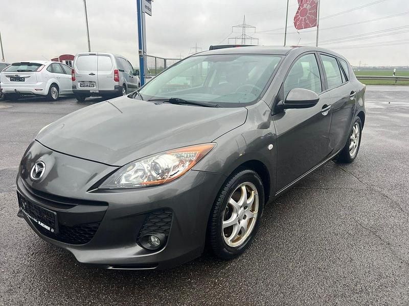 Grau Gebraucht 2012 Mazda 3 Edition Limousine | 2.900 € (Superpreis) - Bild 1/4
