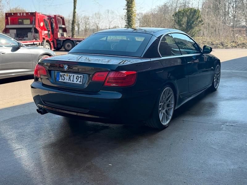 Gebraucht BMW 325 Cabriolet 204 PS (150 kW) 2010 Schwarz Cabrio