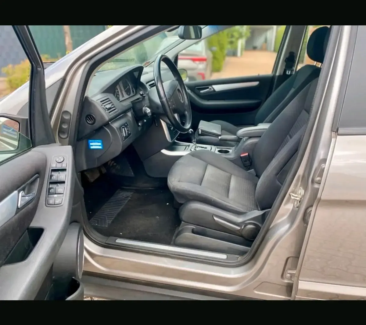 Gebraucht Mercedes B150 95 PS (69 kW) 2007 Silber Van / Kleinbus