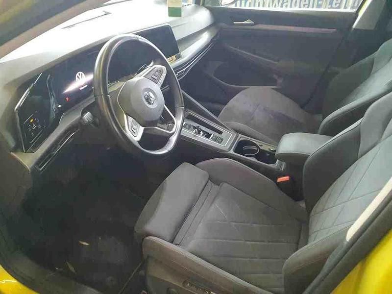 Gebraucht VW Golf VIII Style 150 PS (110 kW) 2022 Limonengelb Limousine