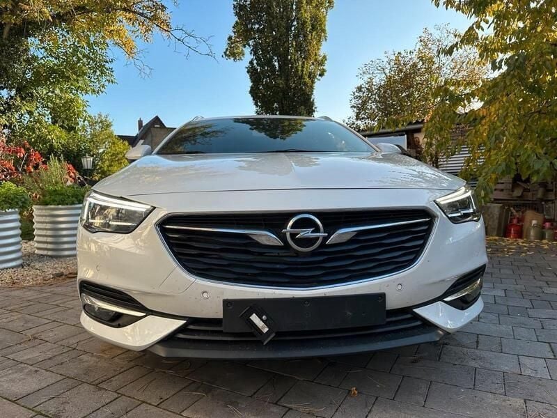 Weiß Gebraucht 2020 Opel Insignia Kombi | 13.900 € (Superpreis) - Bild 1/4