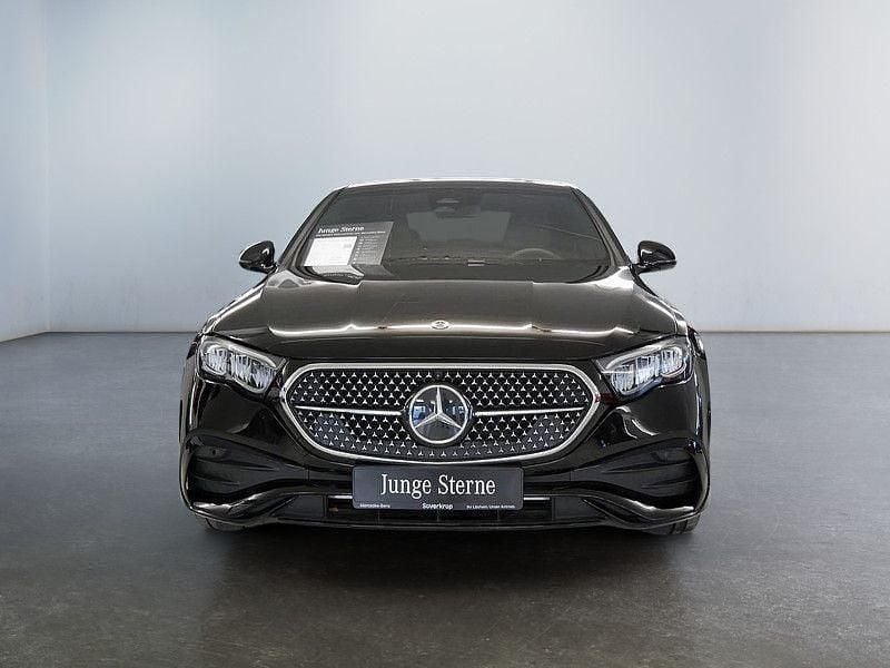 Gebraucht Mercedes E220 AMG 197 PS (144 kW) 2025 Schwarzlack obsidianschwarz (metallic) Limousine