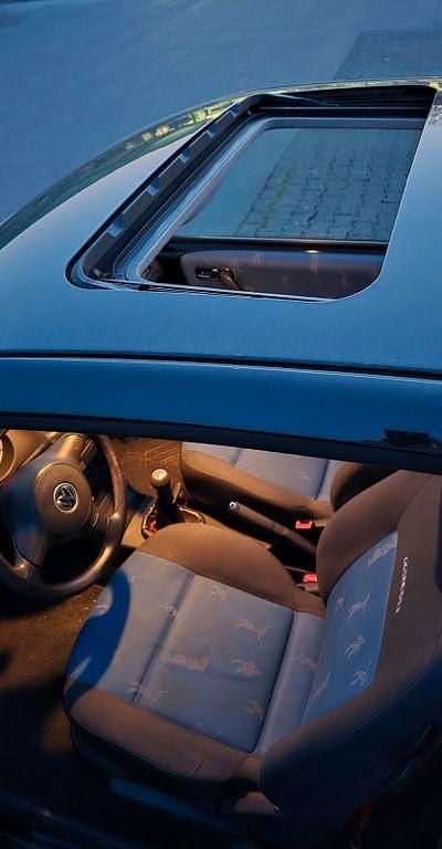 Używany VW Lupo 75 KM (55 kW) 2001 Czarny Hatchback