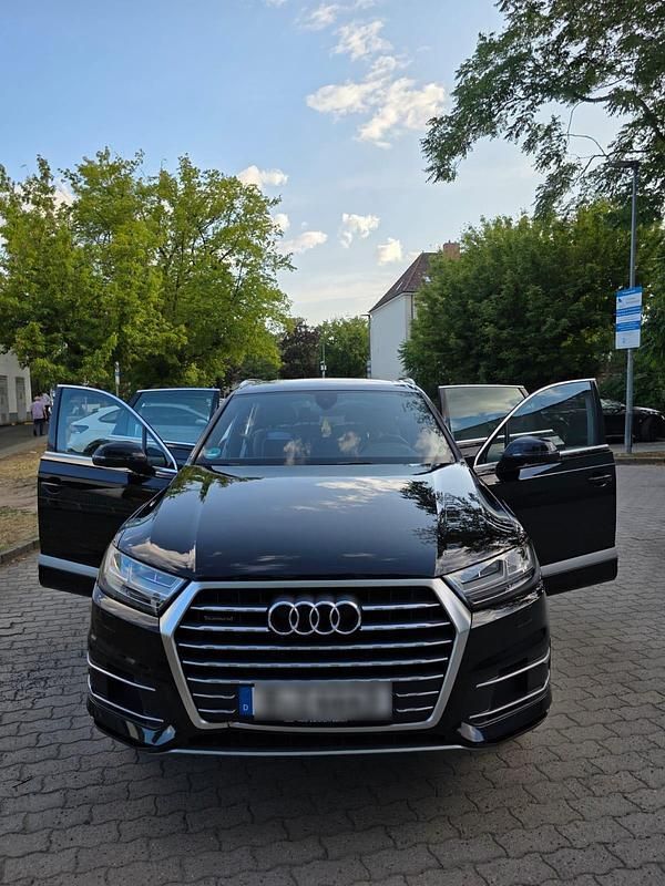 Schwarz Gebraucht 2017 Audi Q7 SUV | 37.800 € (Guter Preis) - Bild 1/4