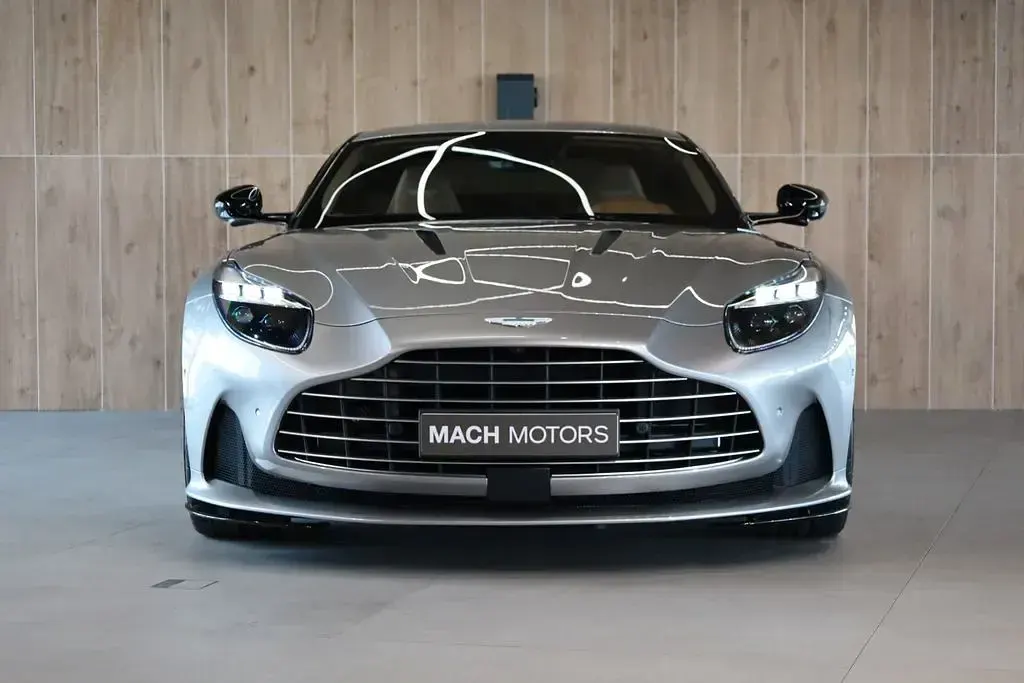 Gebraucht Aston Martin DB12 680 PS (500 kW) 2025 Silber