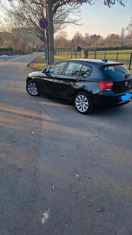 Gebraucht BMW 118 Sport Line 170 PS (125 kW) 2012 Schwarz Kleinwagen