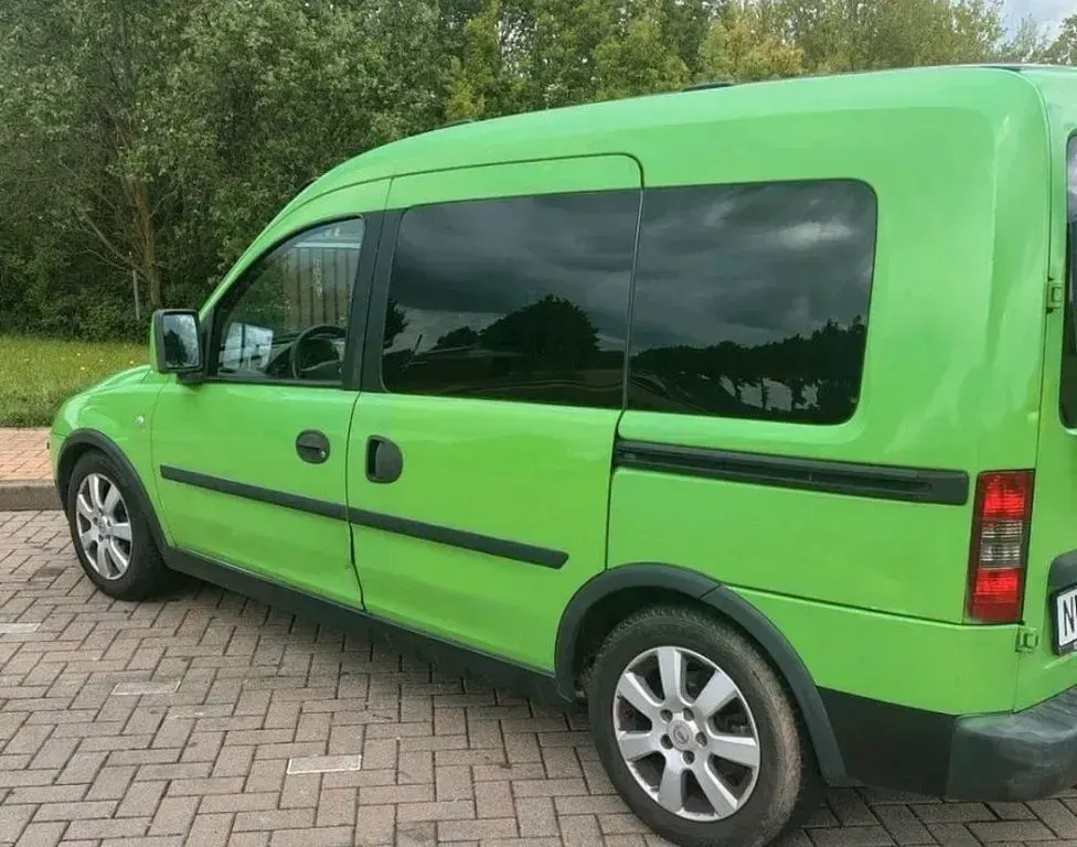 Gebraucht Opel Combo Edition 101 PS (74 kW) 2009 Grün Van / Kleinbus
