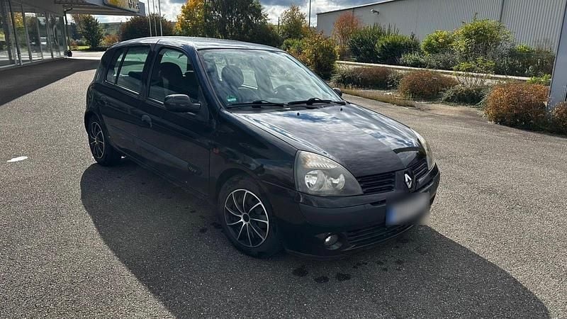 Używany Renault Clio II 75 KM (55 kW) 2004 Hatchback