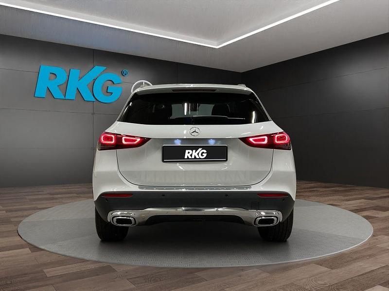 Gebraucht Mercedes GLA200 Progressive 163 PS (119 kW) 2023 Weiß SUV