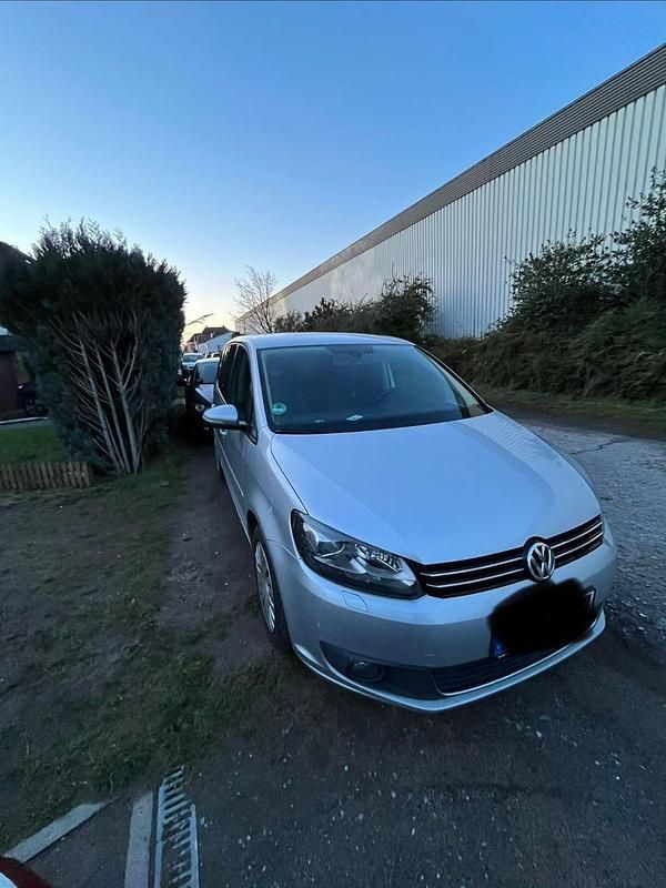 Gebraucht VW Touran Highline 140 PS (102 kW) 2014 Silber Van / Kleinbus