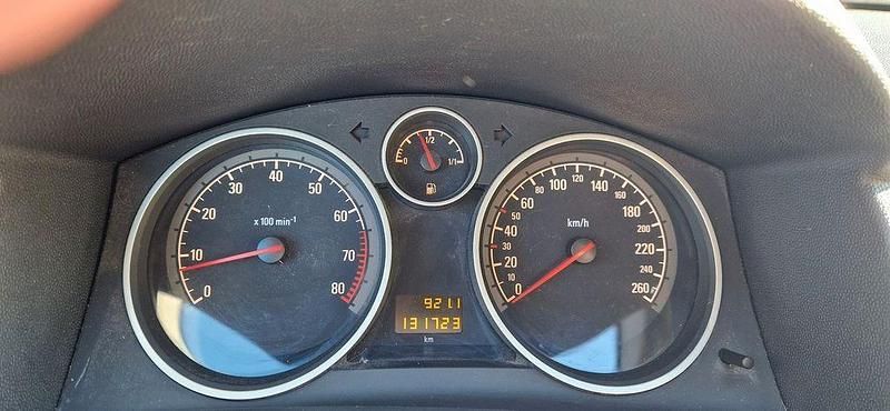 Gebraucht Opel Astra Edition 90 PS (66 kW) 2009 Rot Limousine