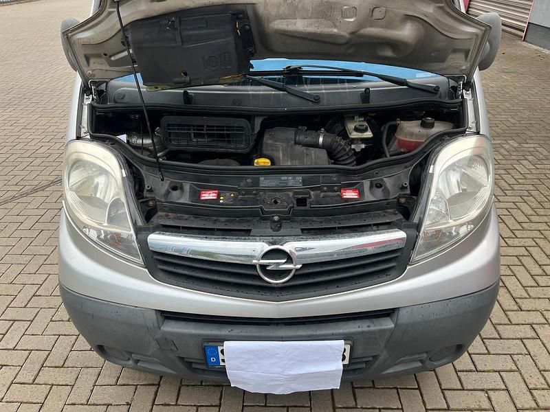 Gebraucht Opel Vivaro 112 PS (82 kW) 2009 Grau Van / Kleinbus