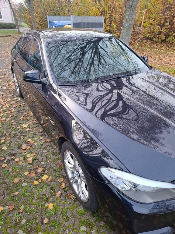 Schwarz Gebraucht 2013 BMW 520 Sport Line Limousine | 9.990 € (Guter Preis) - Bild 1/4