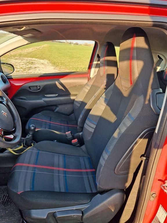 Gebraucht Peugeot 108 Active 69 PS (50 kW) 2014 Rot Kleinwagen